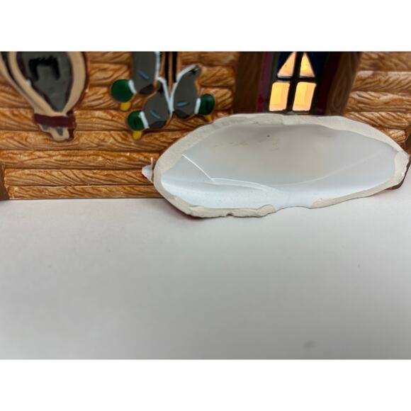 Department 56 Snow Village Hunting Lodge Lighted Building with Box - Picture 4 of 11